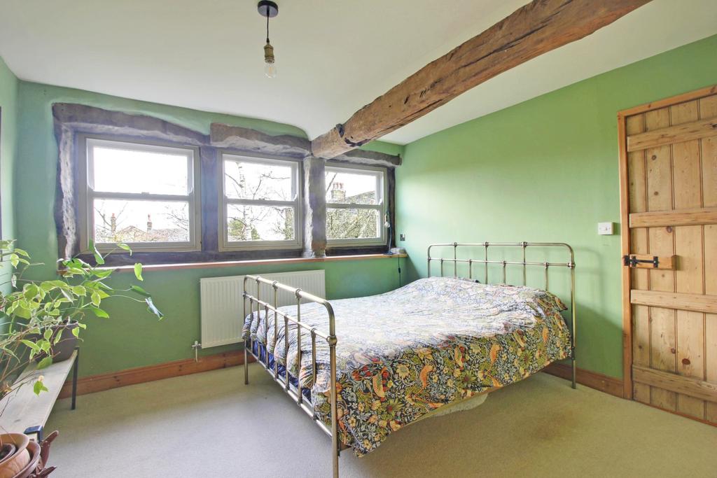Bedroom 1 - double