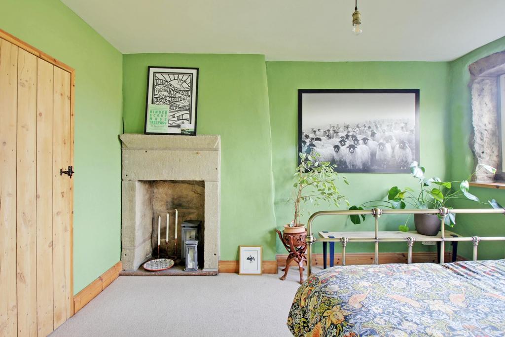 Bedroom 1 - double