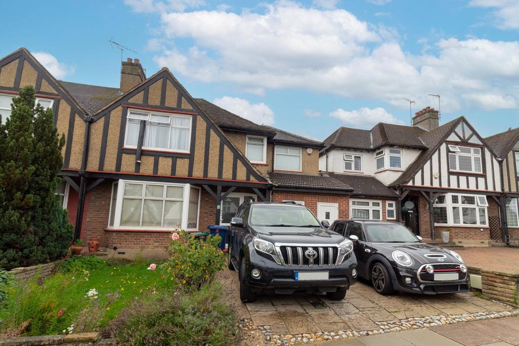 Hillside Gardens, Edgware, HA8 3 bed semidetached house for sale £795,000