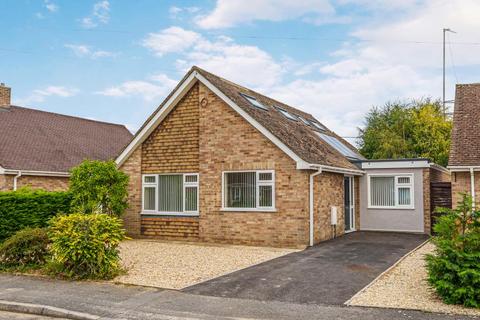 3 bedroom detached bungalow to rent, Beanhill Road,  Ducklington,  OX29