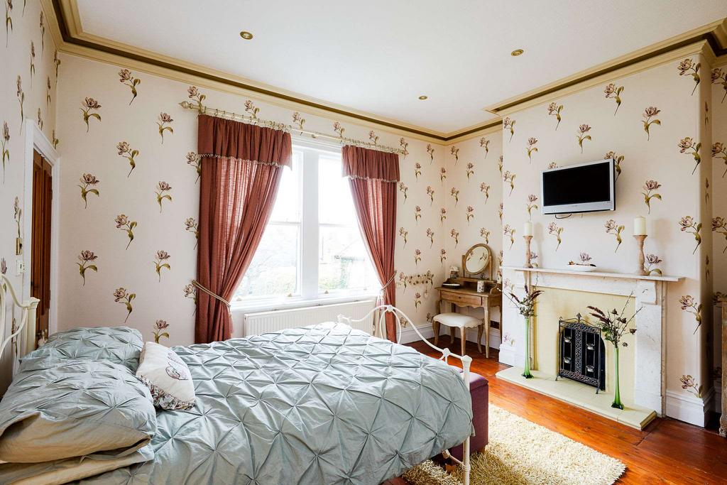Bedroom 2 (Double with Ensuite)
