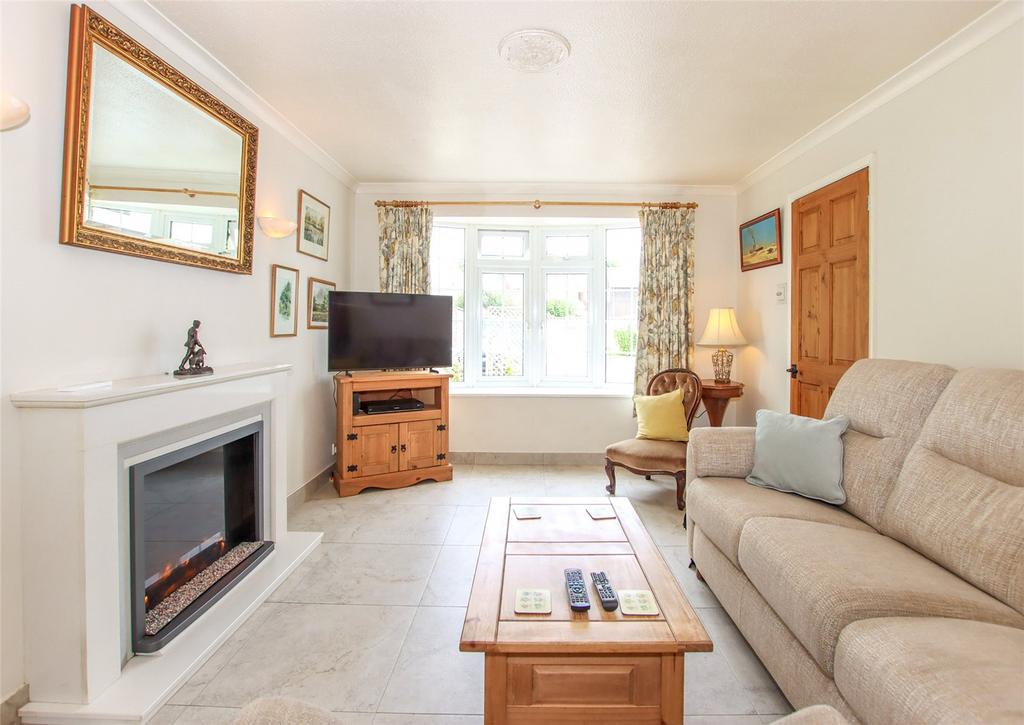 Samber Close, Lymington, Hampshire, SO41 4 bed detached house £499,950