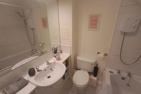 2 bedroom flat to rent, Mitchell Street, Leith, Edinburgh, EH6