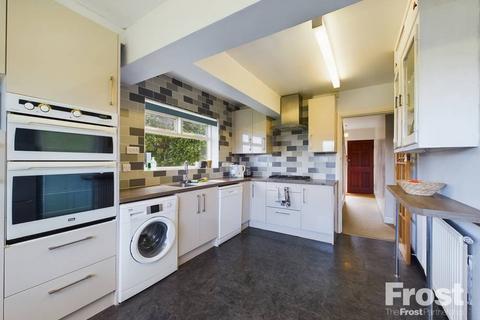3 Wye Close, Ashford, TW15 1BT
