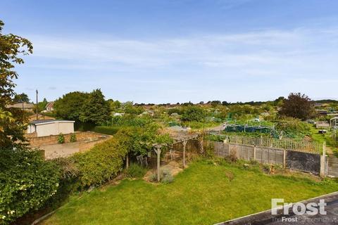 3 Wye Close, Ashford, TW15 1BT