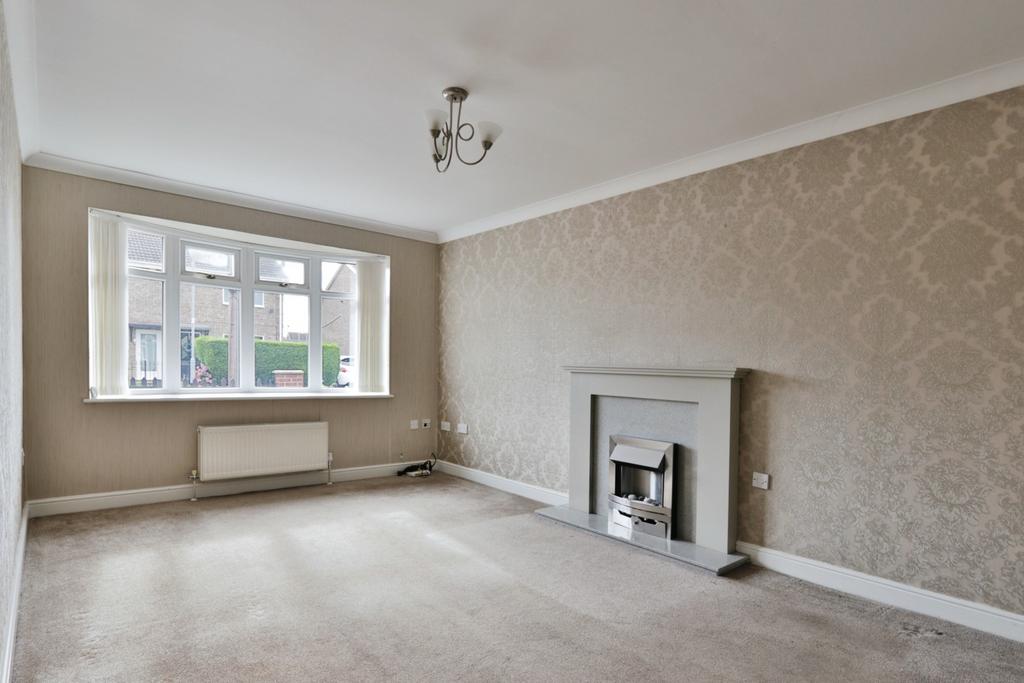 Willowdale, Hull, HU7 6DN 2 bed semidetached bungalow £140,000