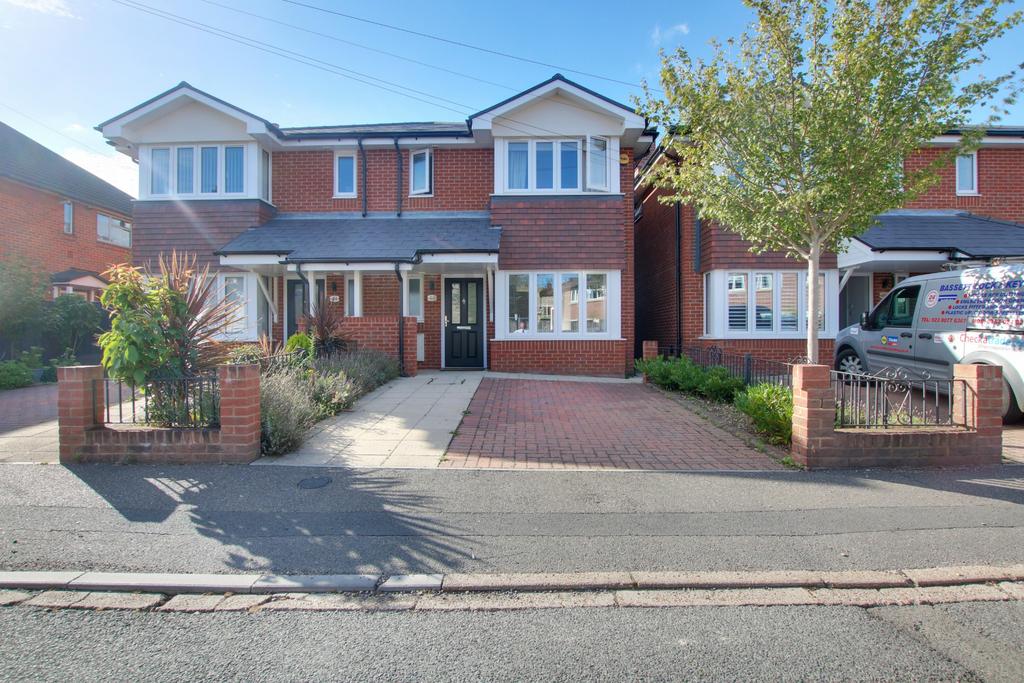 Shirley, Southampton 3 bed semidetached house for sale £420,000
