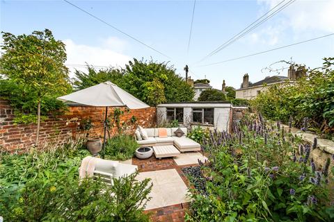 8 Albert Place, Cheltenham, GL52 2HW