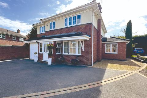 14 Hazel Drive, Hollywood, Birmingham, B47 5RJ