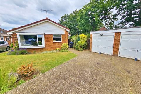 3 bedroom bungalow to rent, Fairbourne Close, Woking, Surrey, GU21