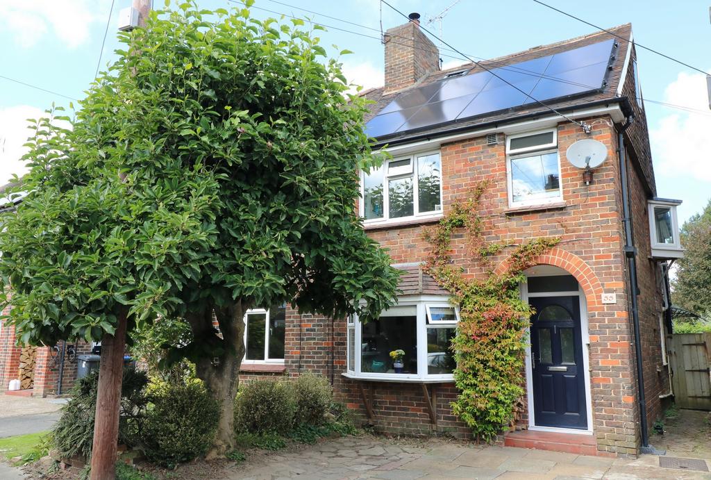 Gordon Road, Haywards Heath, RH16 4 bed house for sale £525,000
