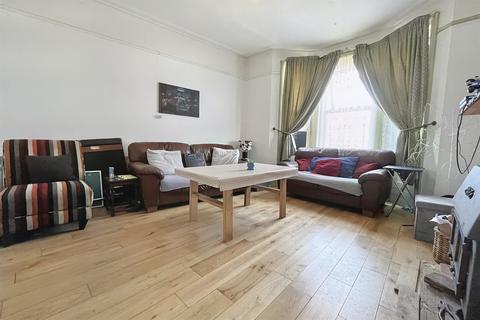 60 Ashley Road, Bournemouth, BH1 4LL
