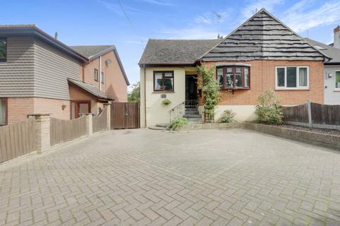 2 bedroom semi-detached bungalow for sale, London Road, Benfleet, SS7