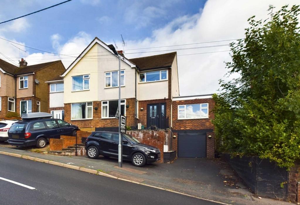 Jacksons Lane, Billericay 3 bed semidetached house for sale £550,000