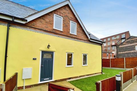 2 bedroom flat to rent, Lilac Street, Cale Green, Stockport, SK2