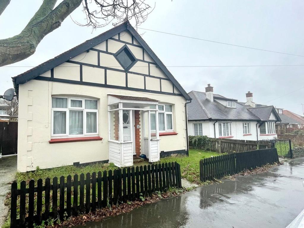 Cliffsea Grove, LeighonSea, Essex, SS9 4 bed bungalow for sale £1,200,000