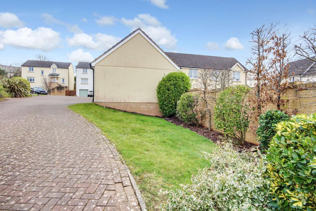 Front Garden/Additional parking