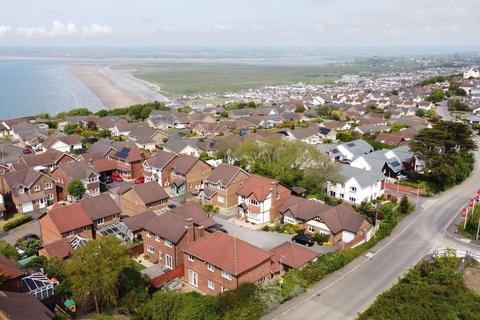 8 Drake Close, Westward Ho, Bideford, EX39 1XA