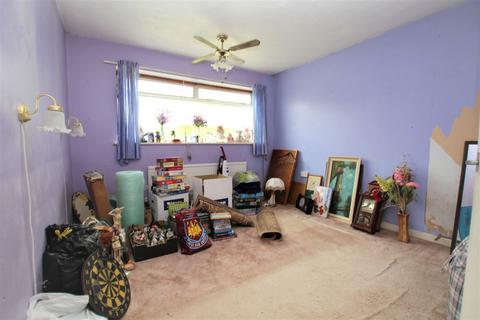 9 Brading Avenue, Clacton-on-sea, CO15 4PA