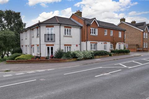 2 bedroom ground floor flat for sale - Brighton Road, Horsham, West Sussex