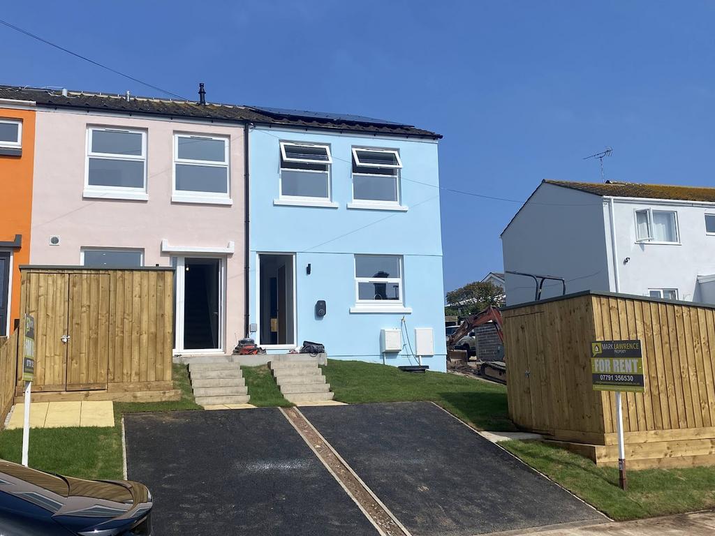 South Furzeham Road, Brixham TQ5 2 bed end of terrace house to rent £