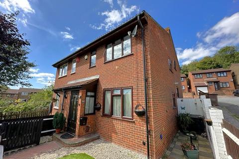 1 bedroom semi-detached house to rent, Raleigh Close, Chatham,