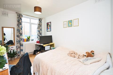 3 bedroom flat to rent, Homerton High Street, Hackney, London, E9