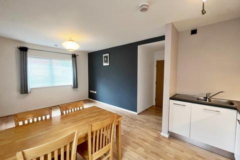 2 bedroom apartment to rent, Dutton Court, Warrington