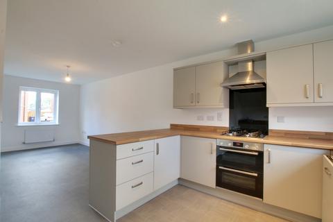 4 bedroom semi-detached house for sale - Upwood Road, Bury