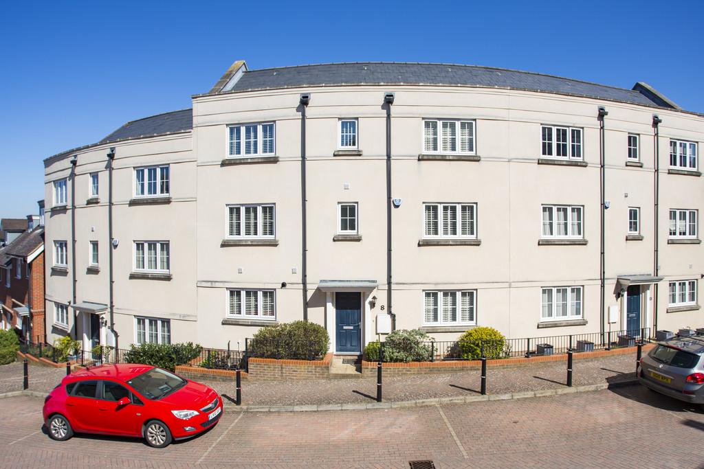Taylor Close, Tonbridge 4 bed townhouse for sale £650,000