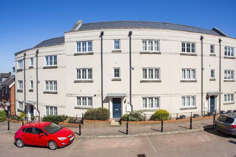 8 Taylor Close, Tonbridge, TN9 2FE