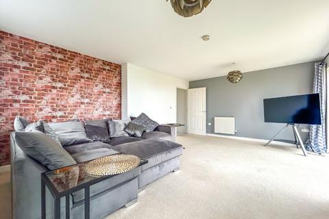 2 bedroom penthouse to rent, Kittiwake Drive, Portishead, Bristol, Somerset, BS20