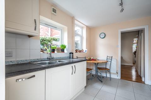 24 East Grove Road, Exeter, EX2 4LX