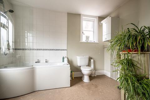 24 East Grove Road, Exeter, EX2 4LX
