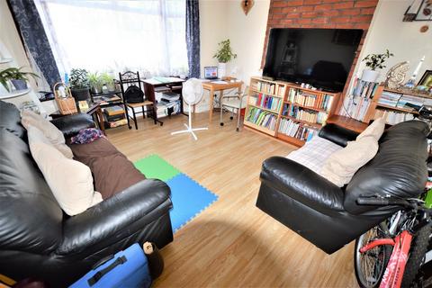 3 bedroom end of terrace house for sale - Woodlands Road, Southall