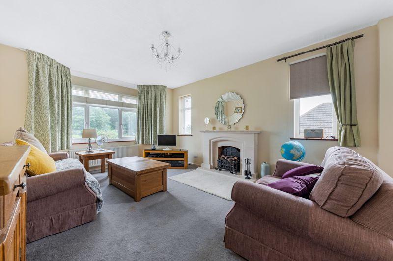 Midhurst Hill, Bexleyheath 2 bed detached bungalow £449,000