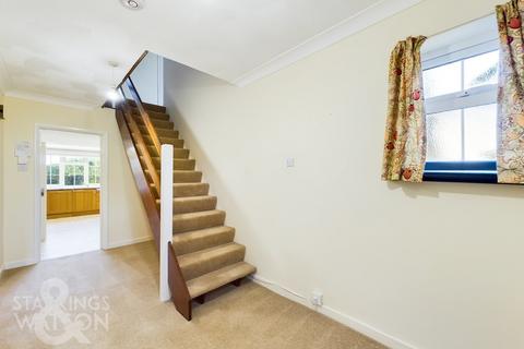 4 bedroom detached house to rent, The Street, Rockland St. Mary, Norwich