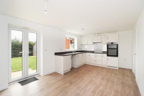19 Abbott Way, Holbrook, Ipswich, IP9 2FG