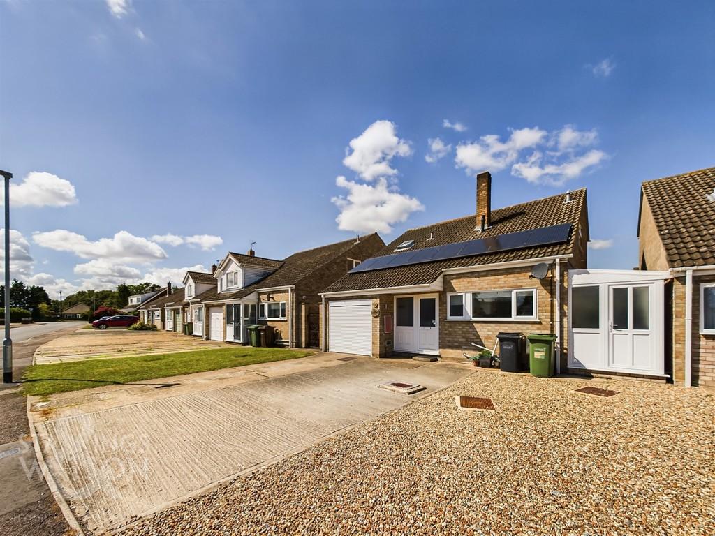 Tudor Avenue, Roydon, Diss 3 bed detached house for sale £260,000