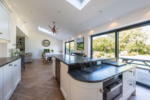 Woodside Forest Road, Effingham Junction, Leatherhead, KT24 5HL