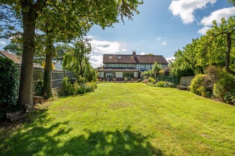 Woodside Forest Road, Effingham Junction, Leatherhead, KT24 5HL