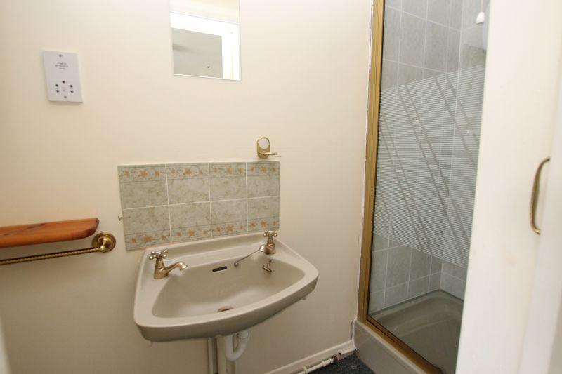 Shower room 2