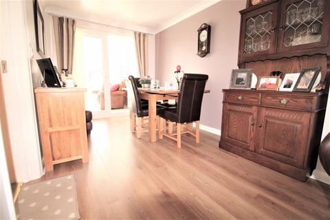 7 Bulrush Close, Brownhills, Walsall, WS8 6DB