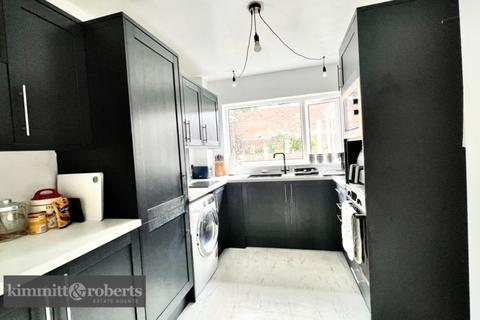 3 bedroom semi-detached house for sale - Pauls Green, Hetton-Le-Hole, Houghton le Spring, Tyne and Wear, DH5
