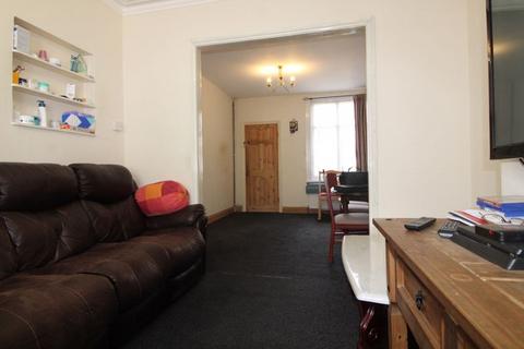 3 bedroom terraced house for sale, William Street, Luton