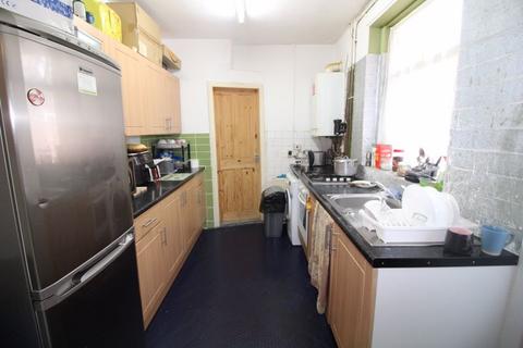 3 bedroom terraced house for sale, William Street, Luton