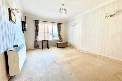 1 bedroom apartment for sale, Wannock Road, Eastbourne, East Sussex, BN22