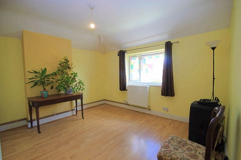 3 bedroom terraced house for sale, Hillbeck Way, Greenford