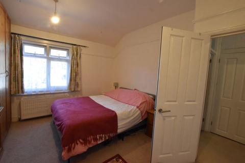 2 bedroom apartment to rent, Warwick Road, Sutton SM1 4BL