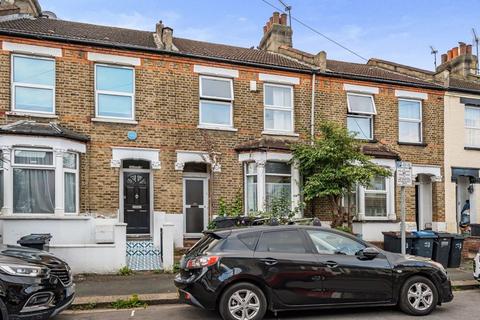 45 Edward Road, Coulsdon, CR5 2NQ